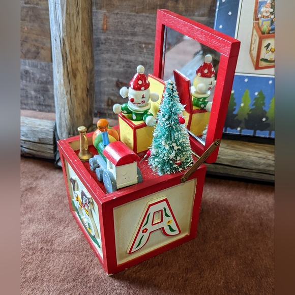 1984 Enesco Wooden Musical Christmas Box Vintage Collectible - Picture 4 of 13